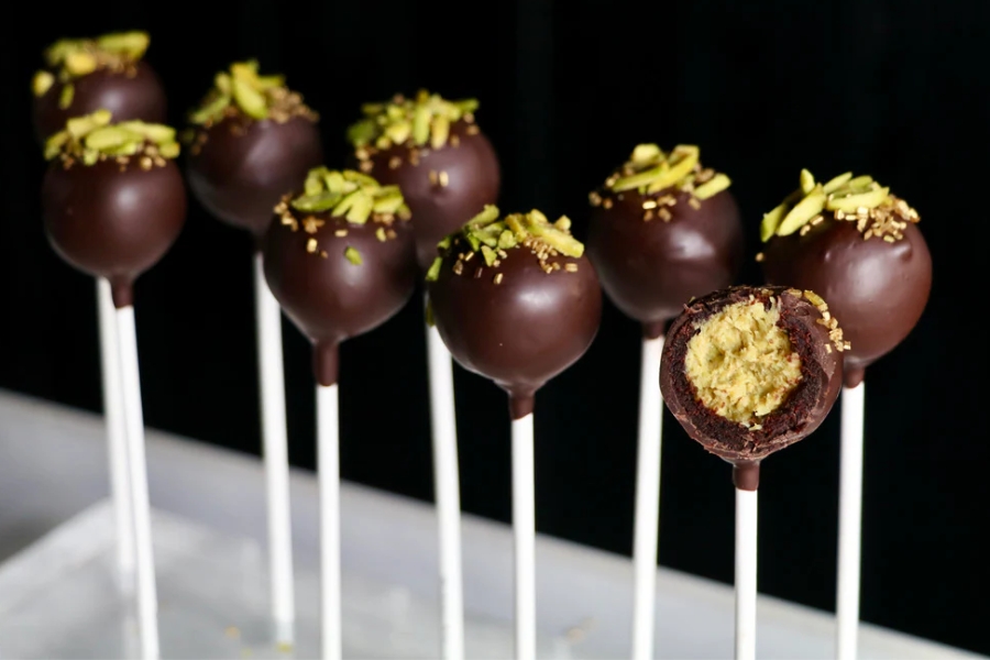 baking maniac dubai chocolate cake pops hong kong