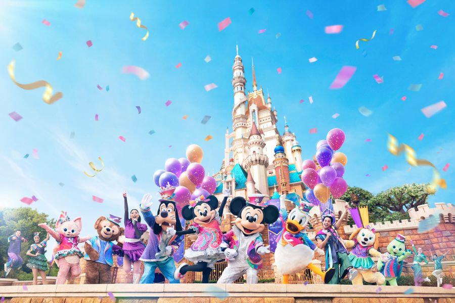 "Disney Friends Live: Party at the Castle!" (Hong Kong Disneyland)