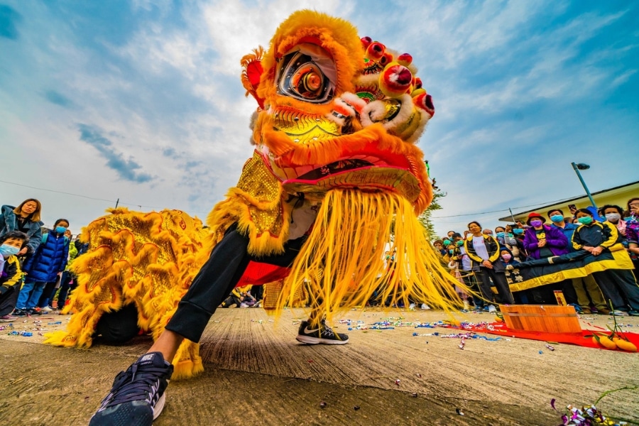 lion dance at lam tsuen in tai po