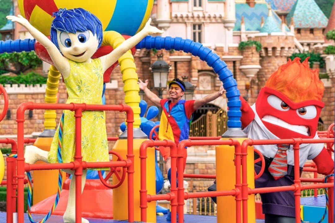 new pixar zone at hong kong disneyland
